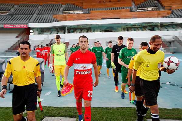 Спартак - Жилина 5:1 Дмитрий Комбаров выводит команду на поле